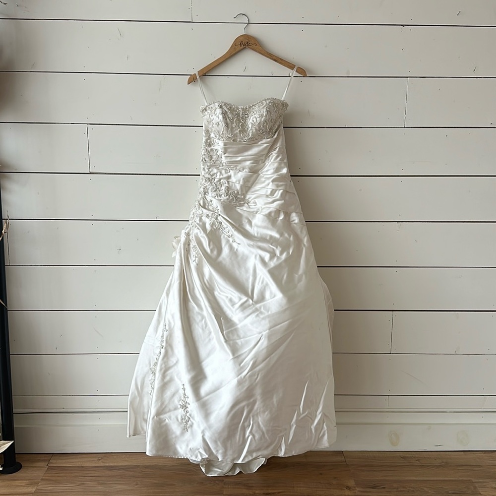 Ivory Beaded Wedding Dress - Picture 1 of 8
